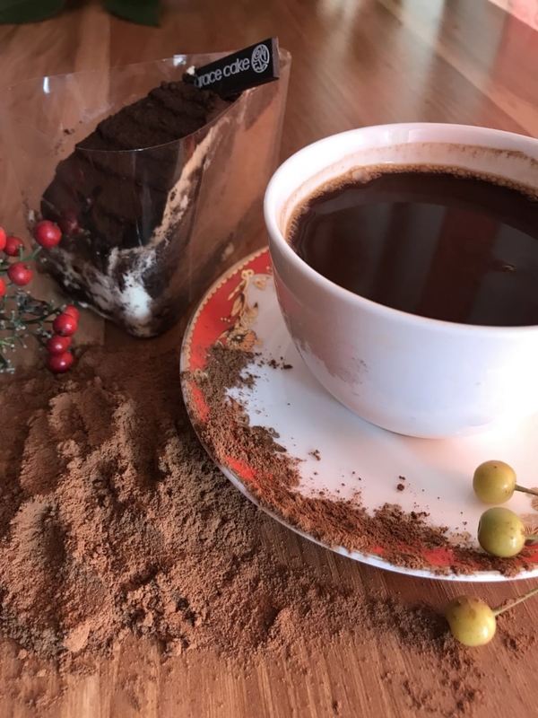 Contenu à haute teneur en graisses pur de cacao de la poudre de cacao de Brown 100 % pour quelques gâteaux de chocolat