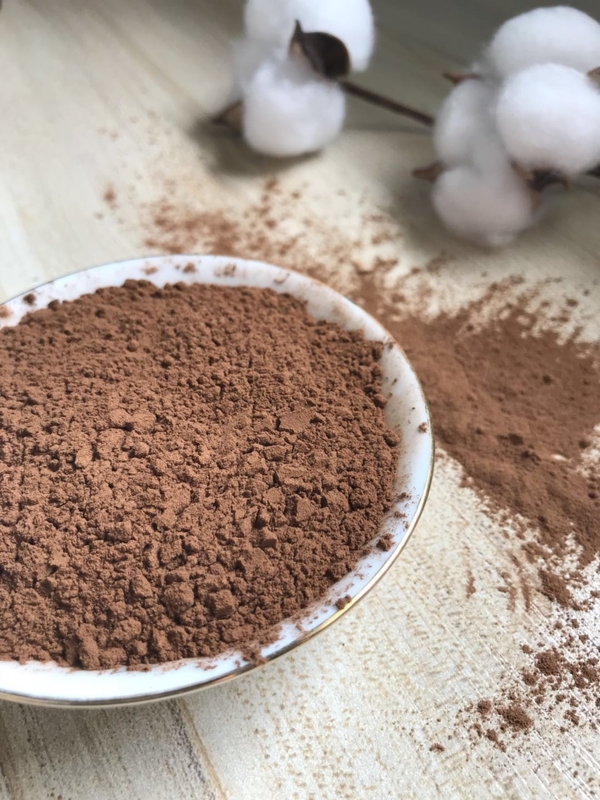 Poudre de cacao à faible teneur en matière grasse alcalisée pure avec la matière première naturelle de graines de cacao